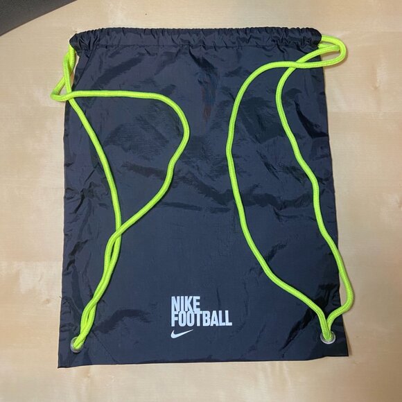 Bundle of 3 drawstring athletic bags (2 Nike & 1 generic)! - Picture 6 of 6